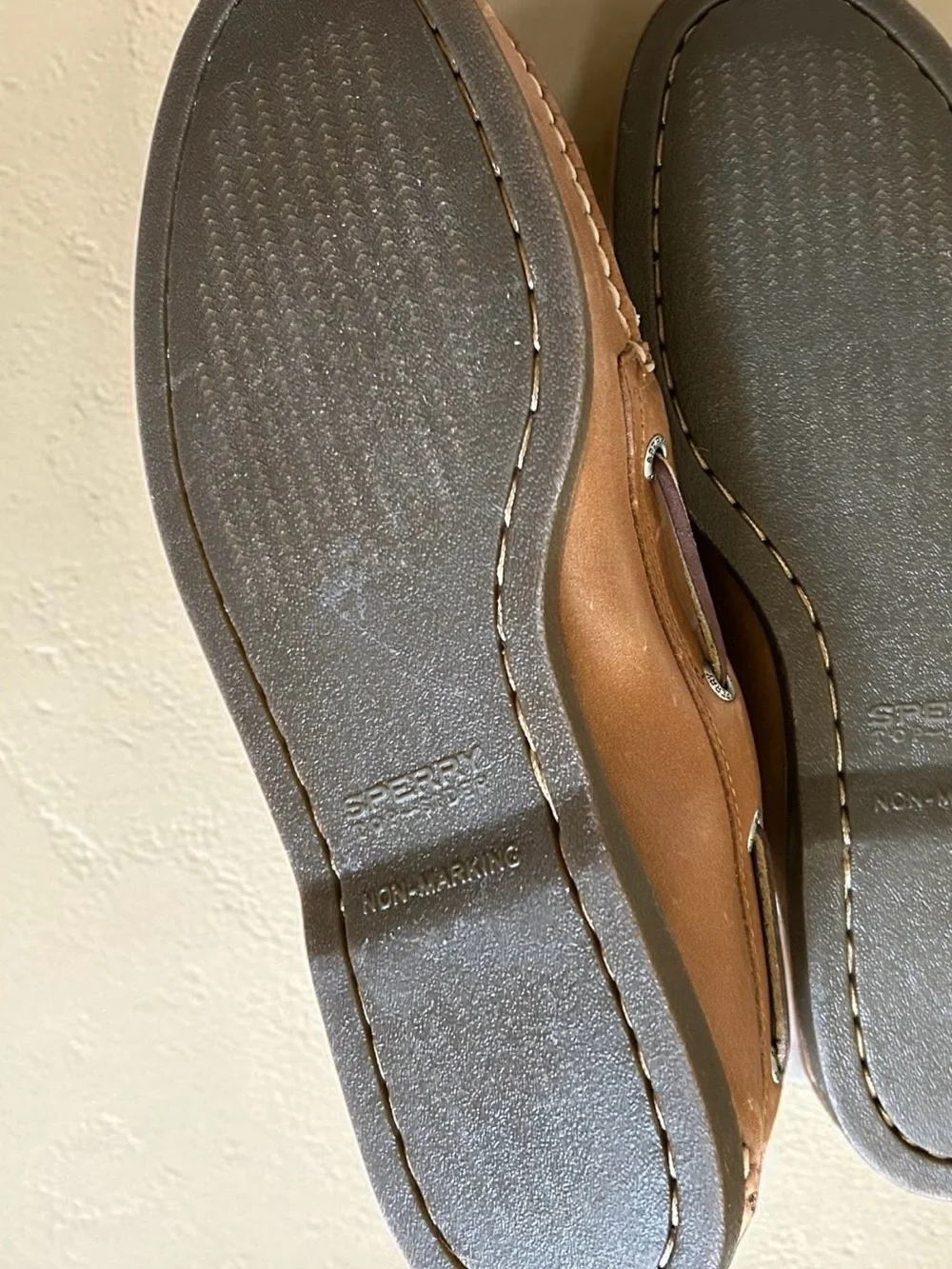 SPERRY Men’s “Sahara” Top-Siders. Size: 9 1/2. Preowned. Original box $70.